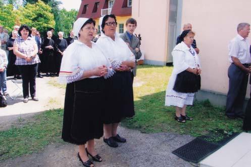 Ženska narodna nošnja tramošničkog kraja Vjenčanje Ivice Lovrića i Dragice rođ. Ćaćić 31. prosinca 1978. u Donjoj Tramošnici Proglašenje župe Turić 1967. godine imalo je pomalo neočekivan učinak.