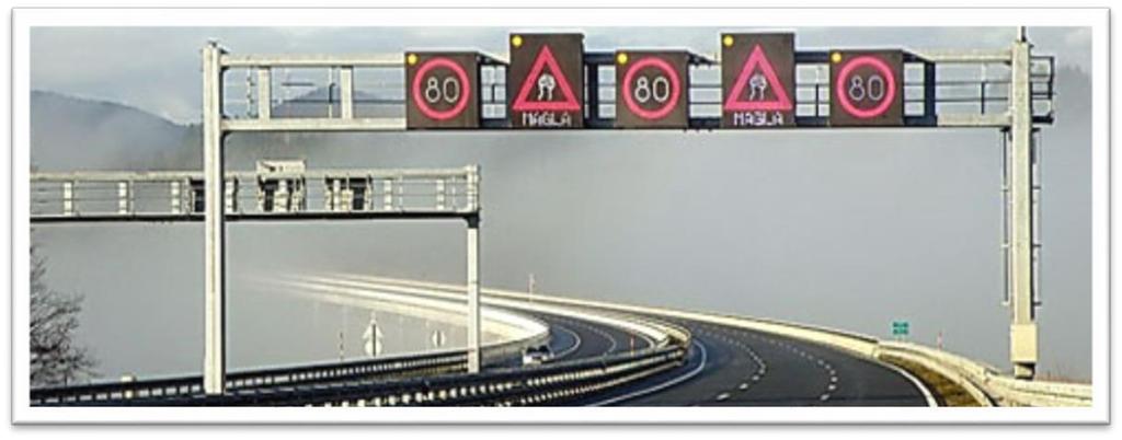 prometni znakovi mogu se izvesti u obliku okretnih lamela, okretnih prizmi, pomičnih traka, optičkih vlakana, svjetlosnih polja itd. Slika 8. Promjenjivi prometni znakovi Izvor: www.