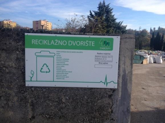 Ovo reciklaţno dvorište u upotrebi je od 2008. godine smješteno u naselju Starci. Prostor je u vlasništvu Grada Labina