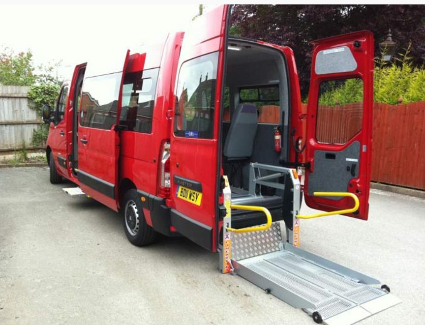 2. PRIMJERI MINIBUSEVA Minibusevi se najčešće izrađuju preinakom dostavnih kombija. Takvi minibusevi mogu biti tvornički ili izrađeni u specijaliziranim radionicama.
