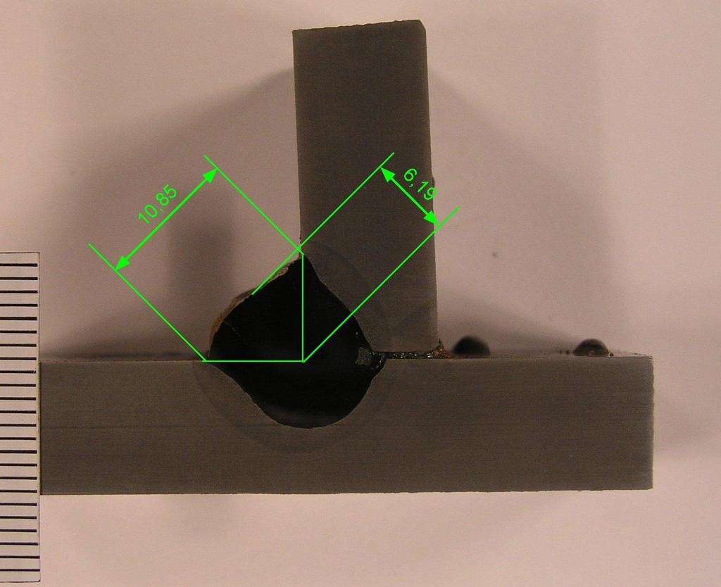 ZAVAR 1 Elektroda R29/9 Slika 59.Geometrija zavara na presjeku Zavar 1 izrađen je elektrodom R29/9 promjera 4 mm.