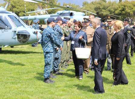 Osim upoznavanja sa trendovima i kontaktima sa predstavnicima vojnih industrija prisutnih u regiji, bosanskohercegovačka delegacija je posjetu izložbi iskoristila i za susret sa predsjednicom