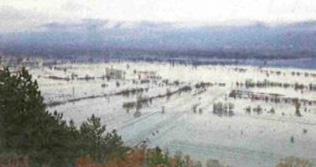 Bilo je poplavljenih kuća, palo je preko 1 litara kiše u 24 sata. Poplavljeni su dijelovi Imotskog polja, te prometnice u okolici Imotskog.