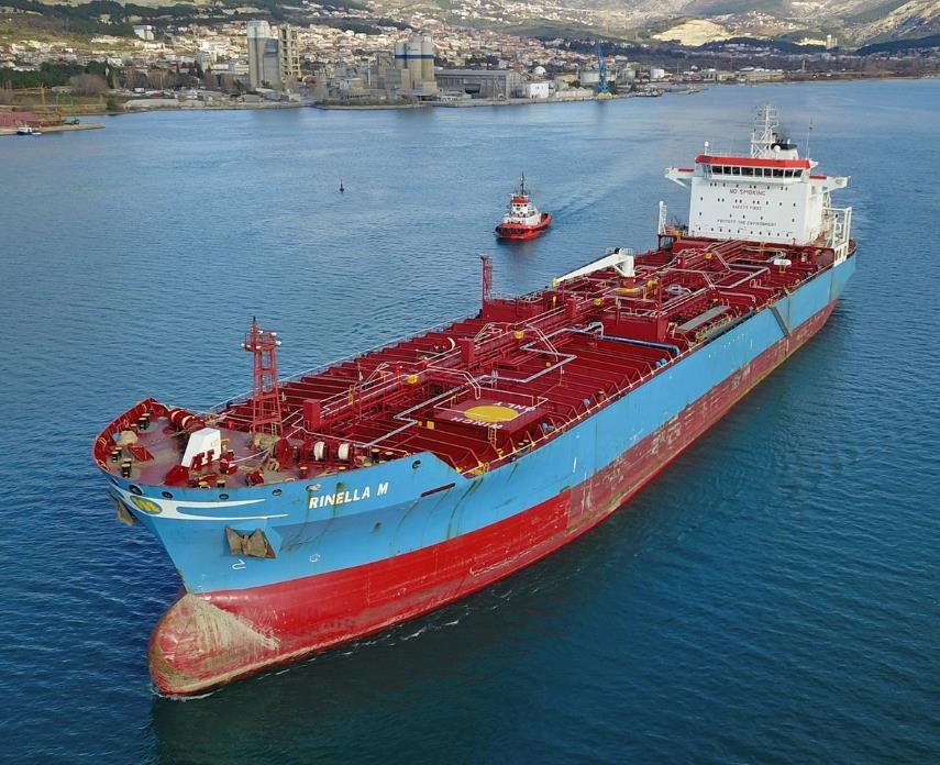 Slika 1. Tanker Rinella M namijenjen prijevozu naftnih prerađevina i kemikalija (izvor: AIS-Split (korisničko ime), https://www.fleetmon.com/vessels/rinellam_9351529
