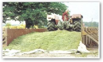сило тренча треба да је минимално око 3 m, ако се маса сабија трактором односно 1.5 ширина трактора мерено у задњем делу трактора.
