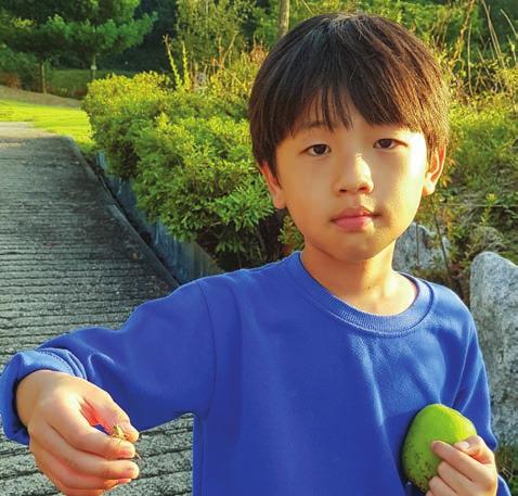 JUŽNA KOREJA 11. decembar Džijul, 9 Rođendan sa prijateljima SEVERNA AZIJSKO-PACIFIČKA DIVIZIJA 24 Devetogodišnji Džijul je omiljeni dečak u svojoj seoskoj školi u Južnoj Koreji.
