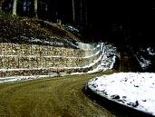 , FIS utrke Svjetskog skija- {kog kupa na Sljemenu 20. sije~nja, Zagreba~ka je gora veliko radili{te. Dotjeruje se i~ara, brojni kamioni malom sljemenskom cestom prema G.