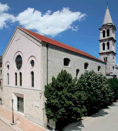 oko gospe po domovini simpozija zavrπio je u nedjelju, 22. rujna sveëanom misom koju je u svetiπtu predvodio nadb. M. BariπiÊ. (KJ) Izložba o remetskom svetištu U Muzeju grada Zagreba otvorena je 30.