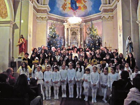 Tradicionalni Božićni koncert u Prološcu Pred prepunom crkvom vjernika u Prološcu je petu godinu za redom u subotu, 28. prosinca 2013., u organizaciji župnog ureda Proložac i klape Sv.