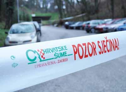 Automobili su ostali uredno parkirani, dapače, čak se našlo pojedinaca koji su na parkiralište stigli naknadno, prošavši automobilom ispod trake s upozorenjem, oglušivši se tako na molbe i upozorenja