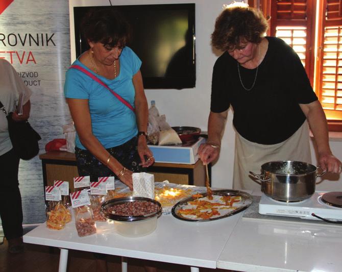 Proveli smo praktične radionice izrade tradicijskih proizvoda arancina i bruštulanih mjendula u Čilipima 18.10.2014., 25. listopada u Lumbardi i Stonu, te 10.