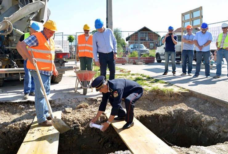 GRADOVI I OPĆINE 7 Položen kamen temeljac za vatrogasni dom u Donjem Knegincu Svečano je obilježen početak radova na izgradnji vatrogasnog doma DVD-a Donji Kneginec.