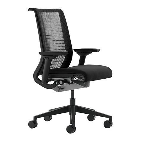 Radni stolac Radni stolac mora biti stabilan te mora radniku omogućiti udoban položaj i neometano pomicanje.