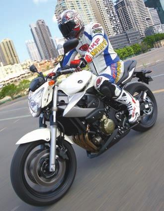 Yamaha je uz dosadašnji poznati sporski orijentirani model FZ6, koji nosi racing DNA sa R6, sada predstavila i jednu verziju Casual sport, koja nije toliko sportska i koja je namijenjena širokom