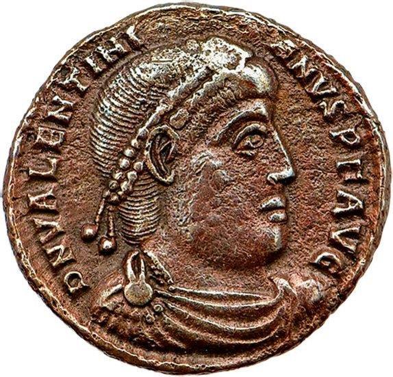 gradu Cibalae, odnosno Vinkovcima, živio je otac Valentinijana, Gracijan. Njegov otac je bio poznati vojskovođa.