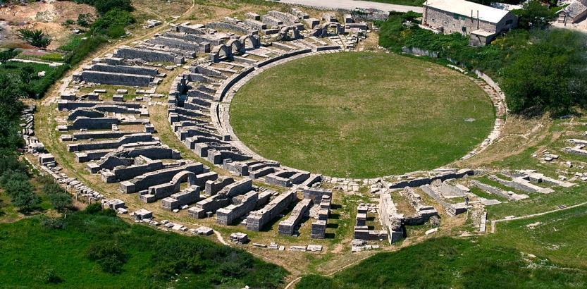 5.2.1. Ruta Putovima amfiteatra Početak kulturne rute je prekrasan gradić na jugu Dalmacije, Solin, u kojem se nalaze ostaci amfiteatra.
