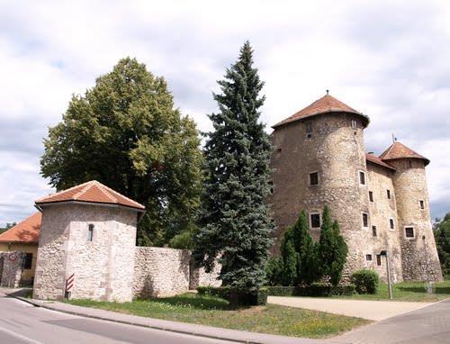 3.2. Ogulin i selo Ivanci povijesni razvoj Grad Ogulin je u sastavu Karlovačke županije, koja se nalazi se središnjoj Hrvatskoj, te graniči s dvije susjedne države: Republikom Slovenijom i Republikom
