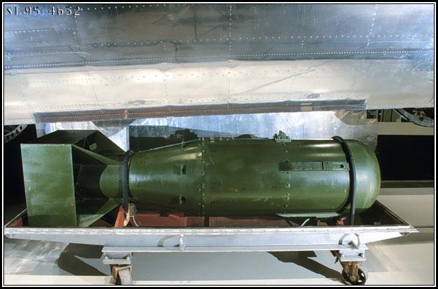 Slika 2: Prva ikad napravljena atomska bomba bačena na Hirošimu 2.