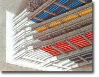 Specijalni paneli zaštićeni protupožarnim premazom Paneli se koriste za vatrootporno zatvaranje otvora bilo koje veličine u zidovima ili podovima, sprječavajući prodor dima ili plinova duž kablova i