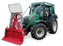 EGV 65 AHK ZS Tajfun je konstruisao novo hidraulički kontrolisano vitlo EGV 65 ZS sa mogućnošću montaže na zadnjem i prednjem delu traktora, što čini vaš traktor raznovrsnijim.