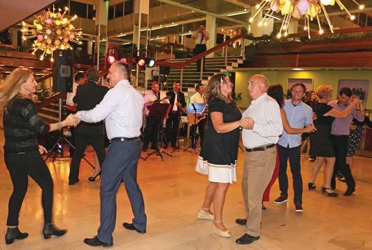 Klapa o moga Trogira, film je koji prikazuje tradiciju i baštinu, povezanost klape i Brodotrogira u što se mogu uvjeriti i svi oni koji pogledaju ovaj film kazao je Slade-Šilović.