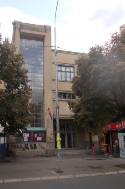 Zgrada Osnovne škole "Nikodije Stojanović Tatko", koja je takođe priključena na kotlarnicu u Gimnaziji,