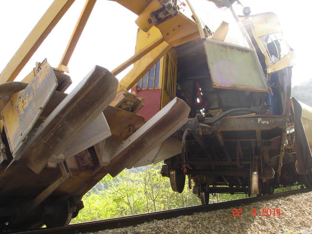 Slika 3 Pozicija iskliznulih vozila nakon zaustavljanja (izvor slike: HŽ Infrastruktura d.o.o.) Predmetni vlak je dana 22. travnja 2014.