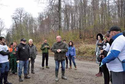 Volonterskoj akciji pod nazivom Ne štedi na šumi odazvalo se 70-ak volontera, većinom zaposlenika JYSK-a, ali i ostalih građana te slučajnih prolaznika - planinara.