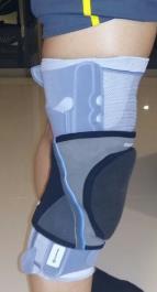 Штитници за колено од меканих и танких материјала су дозвољени и могу бити било које боје Штитник за колено (једноделно јастуче са заштитном пеном)