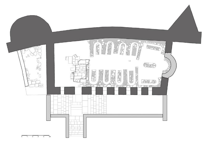 Студеничка здања краља Милутина 201 Сл. 2. Манастирска трпезарија основа са етапама грађења сека. Према Ненадовићевим анализама, претпостављена је њихова висина од око 1,90 до 2,00 м.