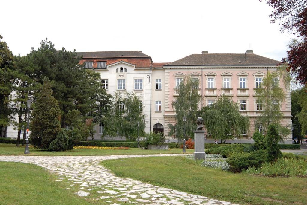 In 1912 the Public Works Department of the National Government completed the designs and plans for the extension of the Zemun High School and the Commercial Academy associated to it.
