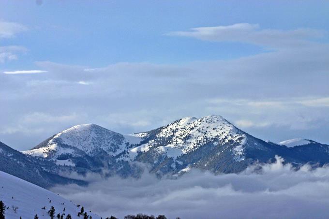 Главни гребен ове планине је са преко 30 врхова високих од 2500 m, са највишим врхом у Србији Бистра (2652 m).