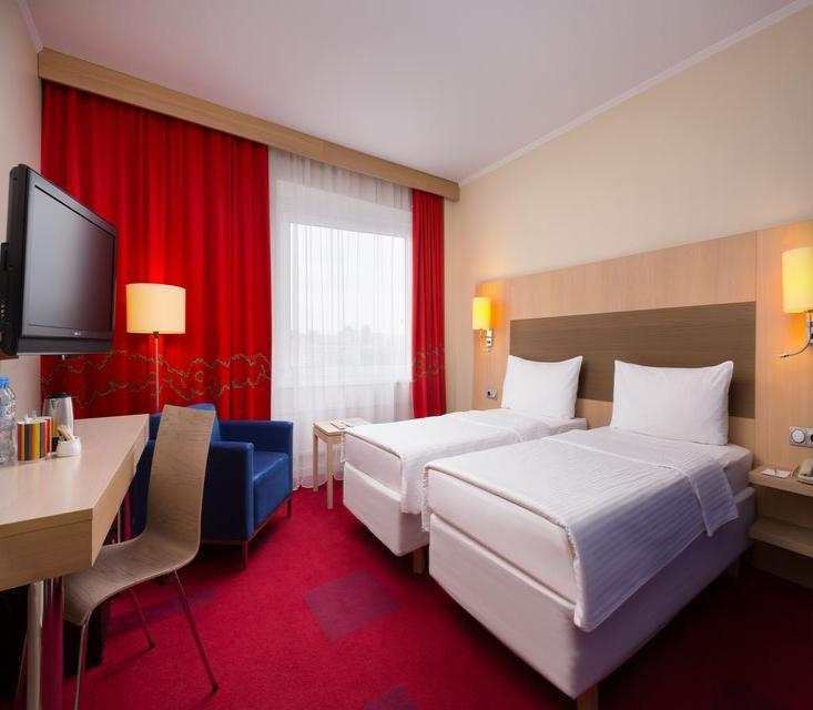 2019, - Aerodromske takse, - 4 noćenja sa doručkom u dvokrevetnoj sobi u hotelu 4* Saint-Petersburg Hotel u Sankt Peterburgu (ili sličnom), - 3 noćenja sa doručkom u dvokrevetnoj sobi u hotelu 4*