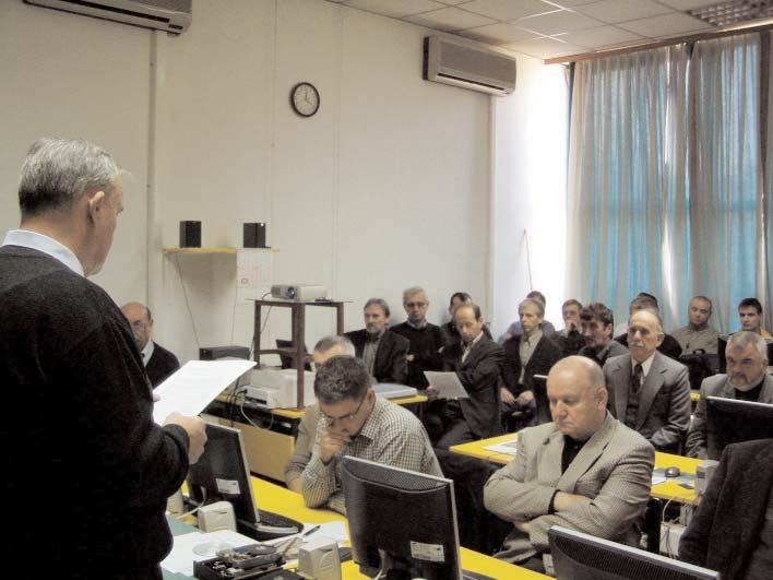 vijesti iz HRS-a Piše: Vladimir Veseliæ, 9A4LT Šezdeset godina Radiokluba Karlovac Radioklub Karlovac osnovan je 1946. godine i djelovao je u Radiæevoj ulici do 1948. godine. Tada prestaje s radom zbog loših uvjeta u kojima je djelovao.