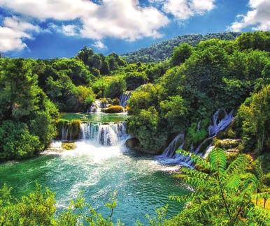 Otkriti ćemo ljepote Nacionalnog parka Krka i malog grada Skradina i njegove posebne flore i faune. Ručak na brodu uz uživanje u pogledu na kanjon Krke i vožnja prema Šibeniku.