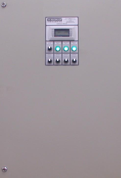 Na slici je prikazan izgled prednje strane jednog komandnog elektro ormana agaregata čijim radom upravlja procesor iz PCO serije: Na vratima elektro ormana je pored displeja procesora smeštena i