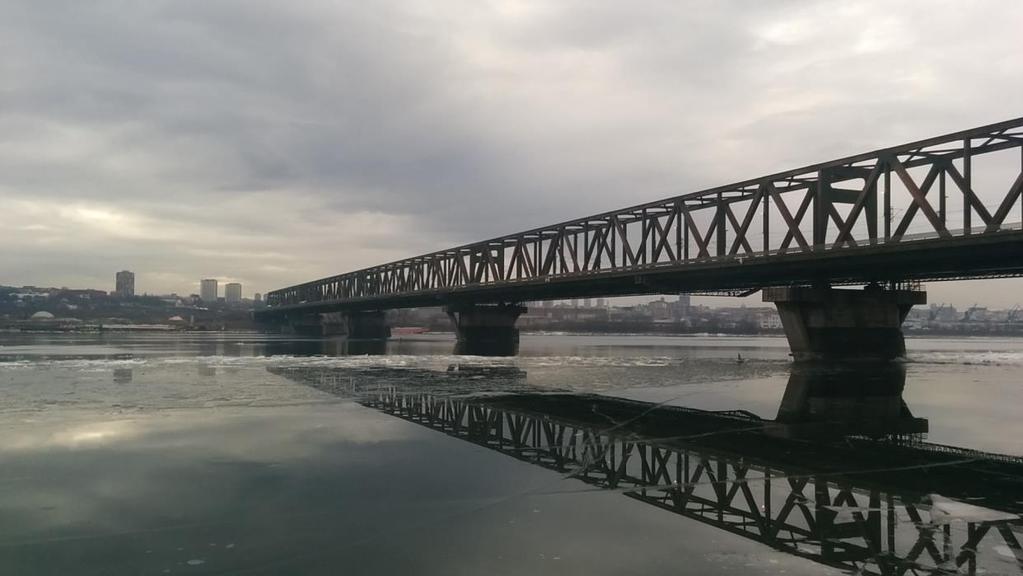 Место осматрања: мост Сефкерин водено огледало и даље покривено леденим покривачем, постепено смањење дебљине леда.