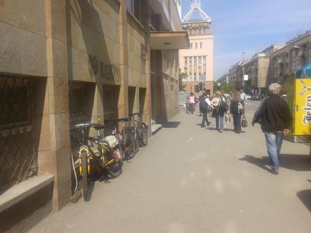 У складу са предходно наведеним, као прва мера унапређења бициклистичког саобраћаја на подручју града Крушевца, предлаже се успостављање и уређивање примарне бициклистичке мреже, односно главних