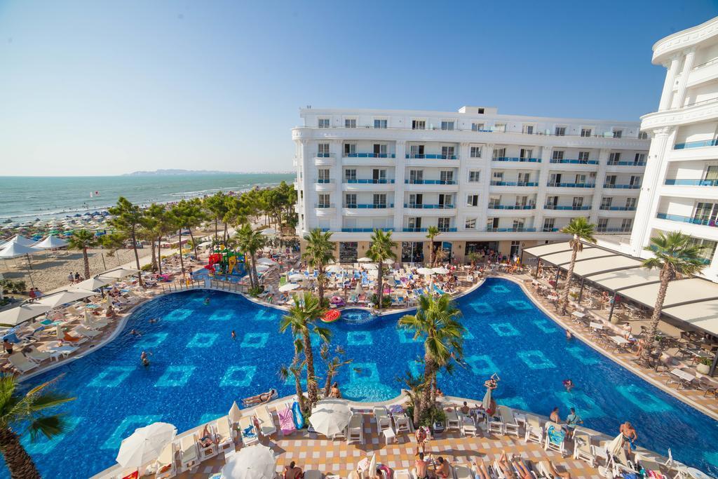 HOTEL GRAND BLUE FAFA 5* / ALL INCLUSIVE Ekskluzivno! Vjerovatno najbolji hotel na albanskoj obali! POLOŽAJ: u oblasti Golem, na vlastitoj pješčanoj plaži, 9km južno od grada Drača, 39km od Tirane.