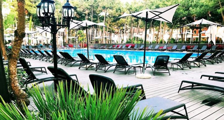 Golem, hotel Bonita nudi izvrsnu lokaciju za relaksirajući godišnji odmor. Drač je udaljen 15 km, a Tirana 40 km.