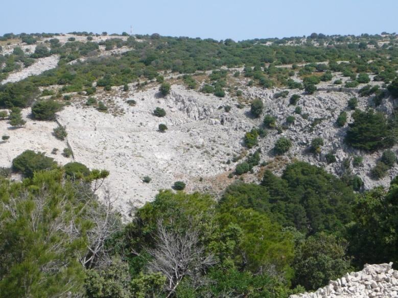 godišnje. Oko polovica te vode se pročisti i odlazi u podzemne slojeve, što godišnje iznosi oko 900 milijuna m 3 pitke vode.