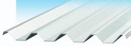 Višeslojni paneli od polikarbonata za krov Modularni, višeslojni panelni sustav od polikarbonata sa UVzaštitom.