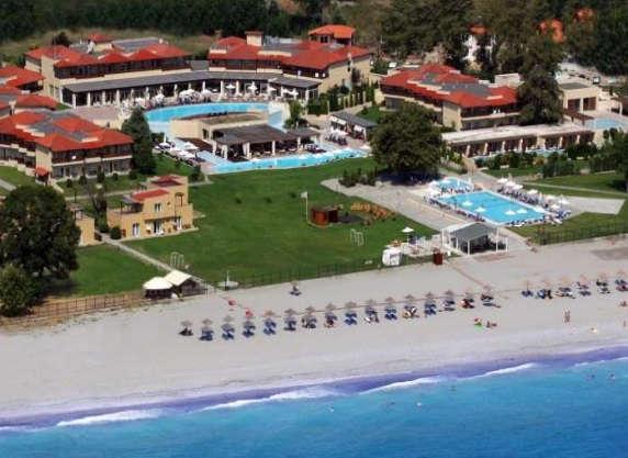 Litochoro Litochoro DION PALACE ***** Hotel Dion Palace se nalazi na samoj plaži u podnožju planine Olimp, 15 km od Leptokarije, na oko 100 km od Soluna. Hotel raspolaže sa 196 soba.