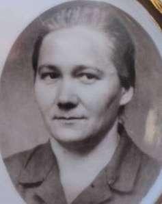 Милица је била активна у АФЖ (антифашистичко веће жена), а њен супруг Стеван (1907-1947), из имућне породице, био је један од првих чланова КПЈ у Бежанији.