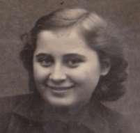 Бежанинке у свету науке Јелица Радосавчев (* 1936-2012) потиче из породице Батос, која је живела у Војвођанској 96.