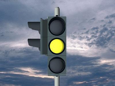 Na raskrsnici i na drugom mjestu na kojem je saobraćaj regulisan uređajima za davanje svjetlosnih saobraćajnih znakova,