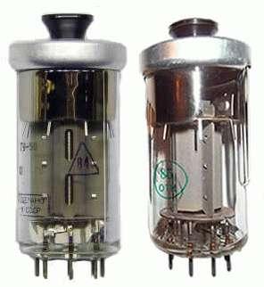 3. 4. Prva generacija Prvu generaciju (1951-1958) karakterišu korišćenje elektronskih (vakumskih) cevi.