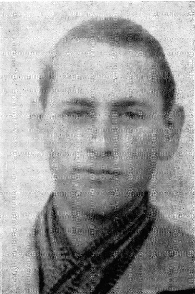 PAUNOVIC SINISA POK. JOZE, RODEN 7. VII 1922. GOD. U MA- KARSKOJ. U NOV OD 1942. BORAC 2. BATALJONA 4. BRIGADE 9.