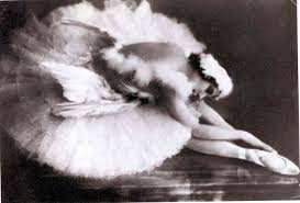 SVEZAK I, IZDANJE Stranica 9 IN MEMORIAM: 23. siječnja ANA PAVLOVA (12. veljače 1881., St. Petersburg - 23. siječnja 1931., Haag) Bila je ruska balerina i virtuoz klasične plesne tehnike.