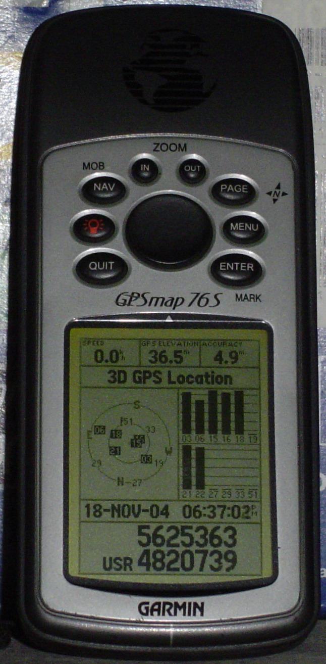 Ograničenja GNSS uređaja Treba minimalno 3 satelita da bi odredio poziciju S četiri prihvaćena satelita dobiva i podatak o visini Potreban je dosta otvoren